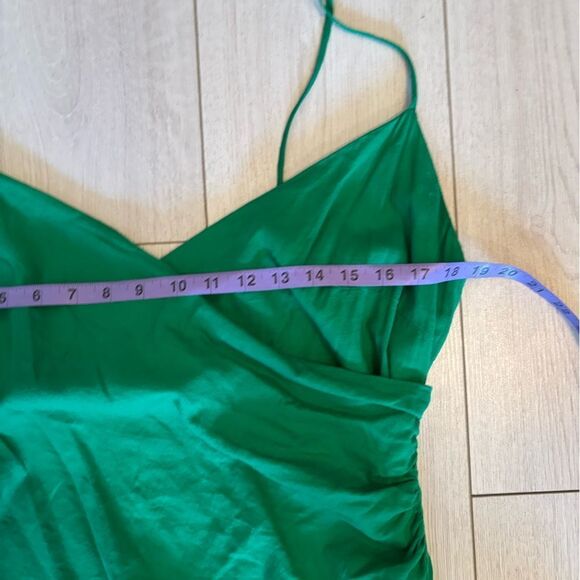 Zara linen blend ruched midi dress Kelly green - Picture 11 of 13